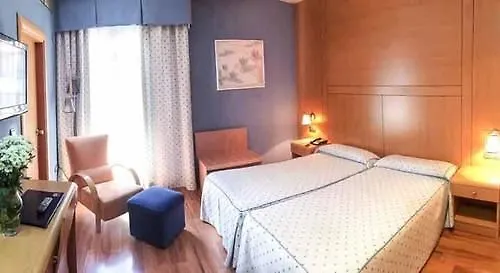 Reino De 3* גרנדה