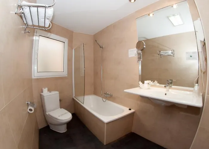 Reino De 3* גרנדה