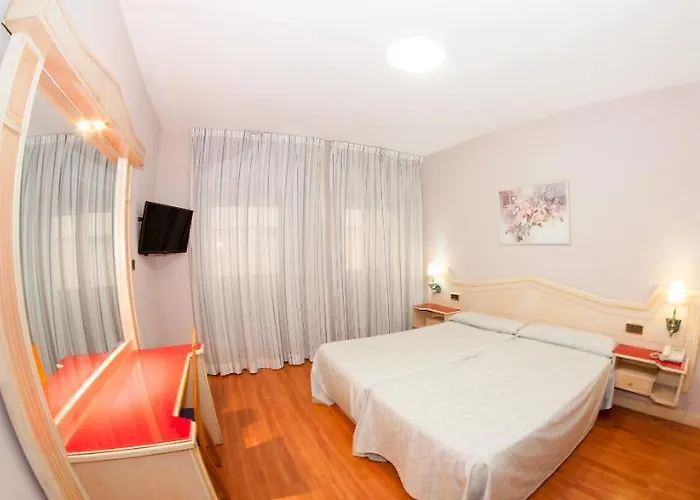 Reino De 3* גרנדה